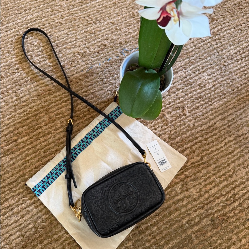 Tory Burch Brand New Perry Bombe mini crossbody bag, super soft pebble leather.